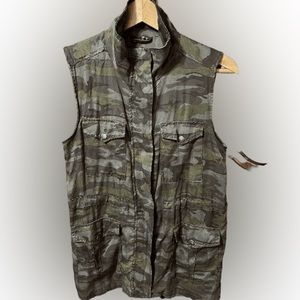 ME JANE camouflage zipper button up vest jacket size small